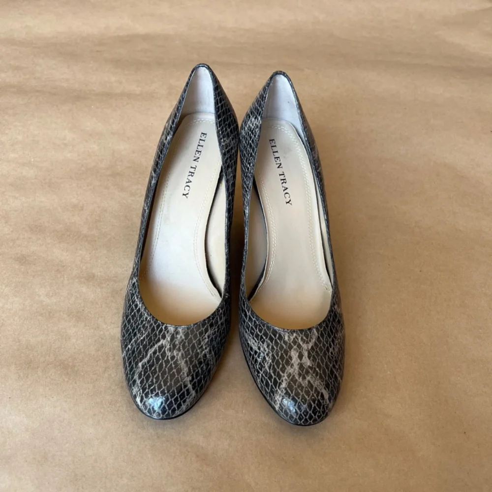 Ellen Tracy Gloria Wedges Shoes Snake Print Size 9